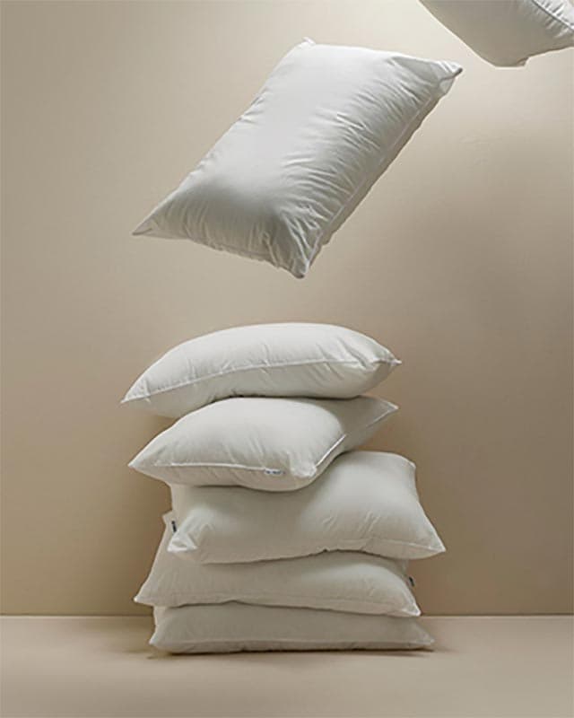 <p><span style="color:#ffffff"><strong>Pillows</strong></span></p>